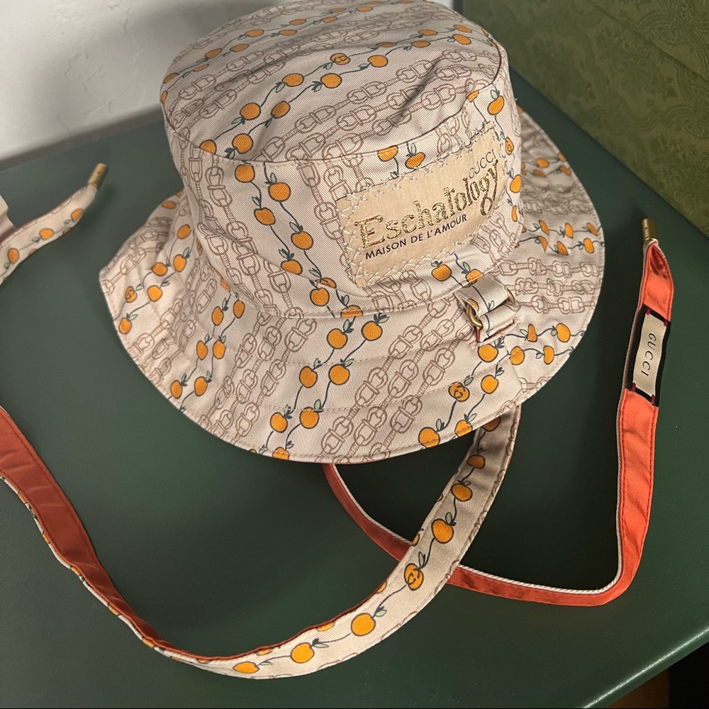 Reversible Beige 'Gucci Eschatology' Bucket Hat
